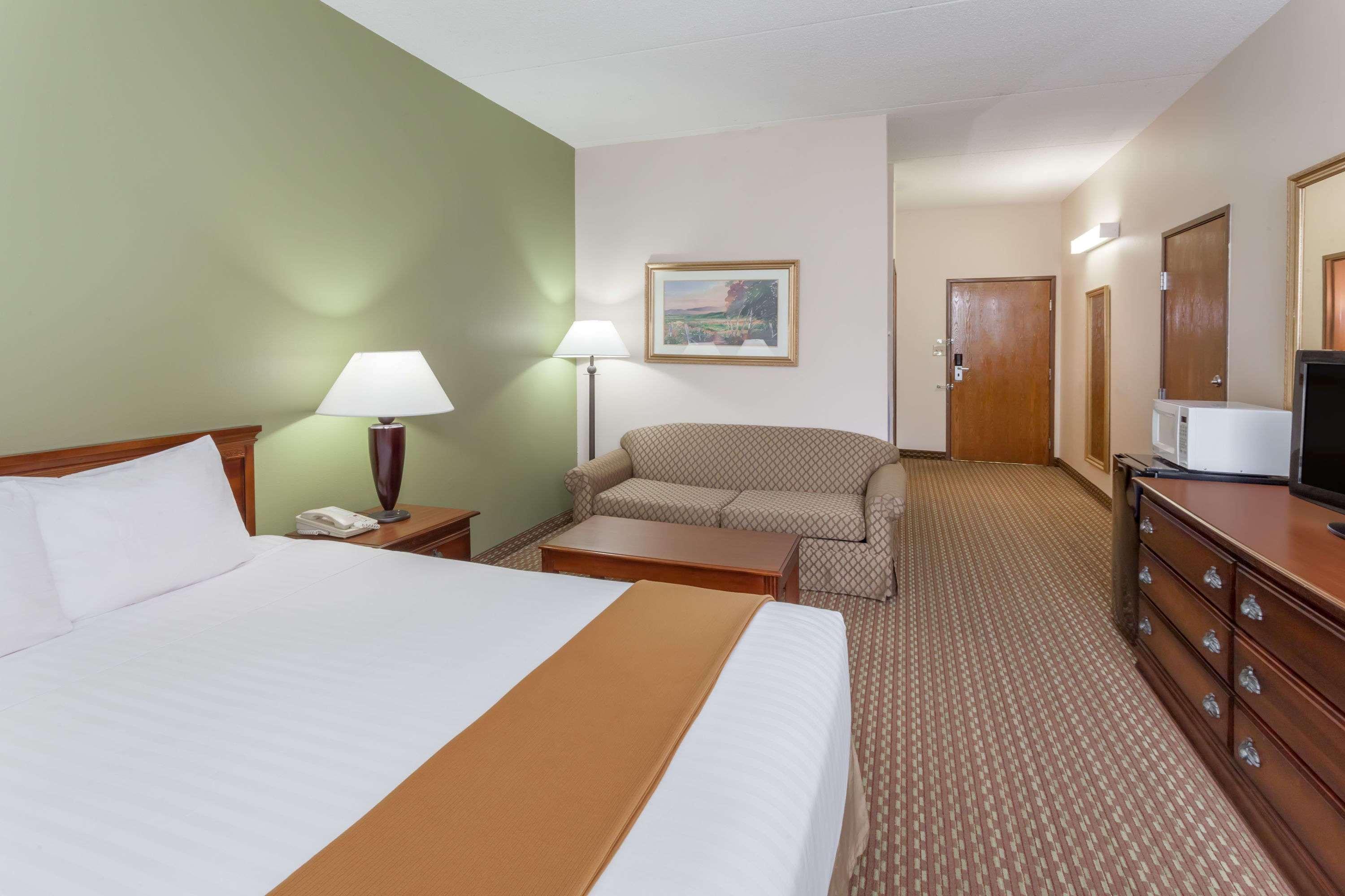Baymont By Wyndham Lafayette - Purdue University Eksteriør bilde