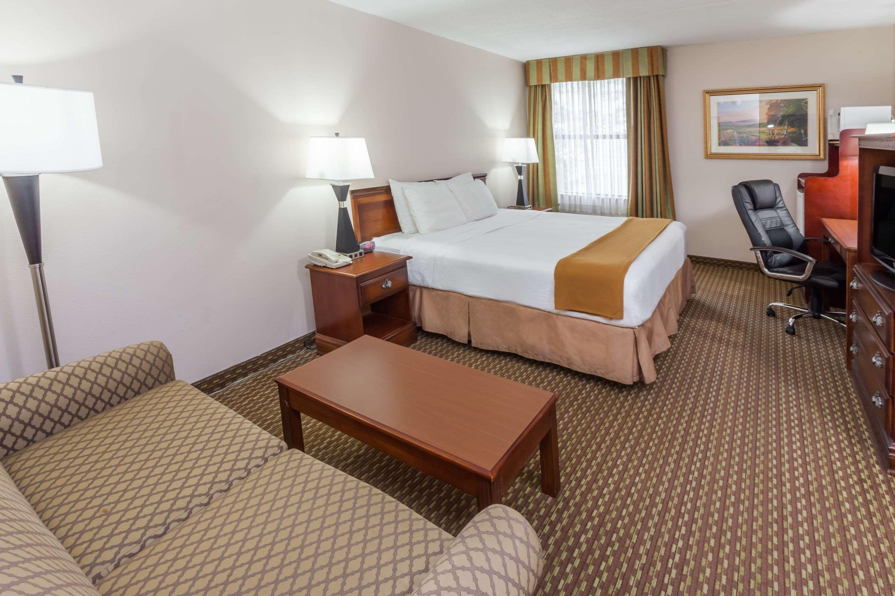 Baymont By Wyndham Lafayette - Purdue University Eksteriør bilde
